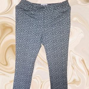 Calvin Klein SZ 2 Pants leopard stretch dress pants